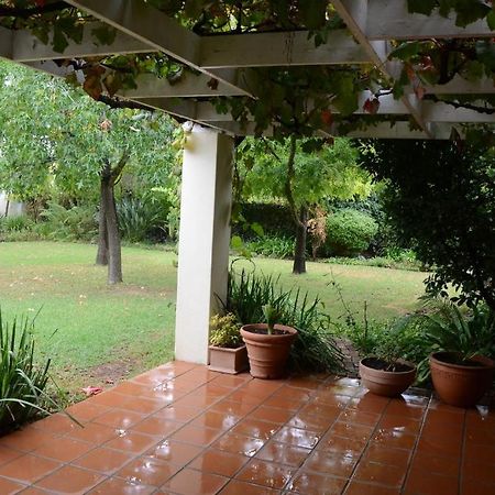 סטלנבוש Magnolia Place Guest Houses חדר תמונה