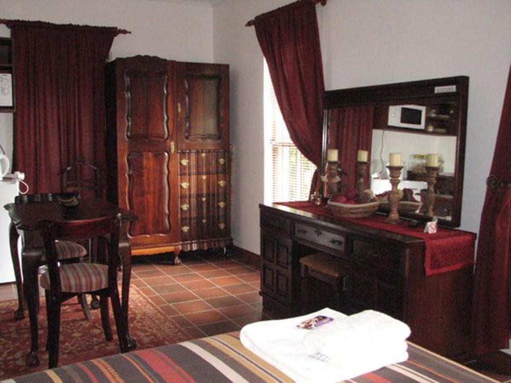 סטלנבוש Magnolia Place Guest Houses מראה חיצוני תמונה