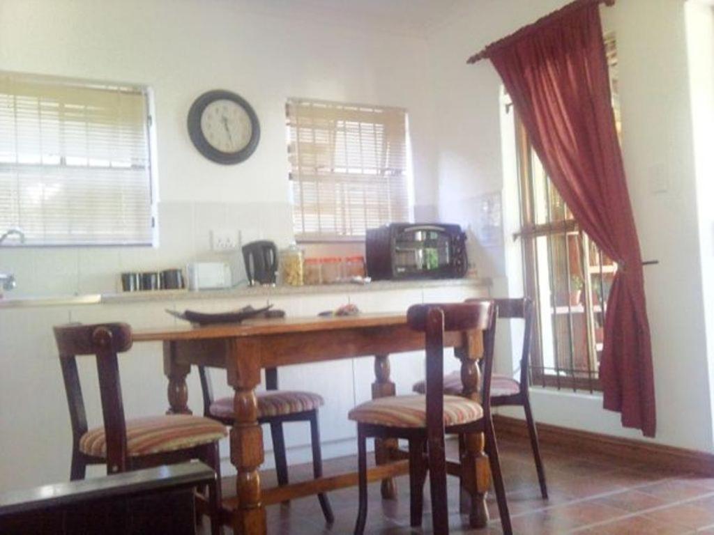 סטלנבוש Magnolia Place Guest Houses מראה חיצוני תמונה